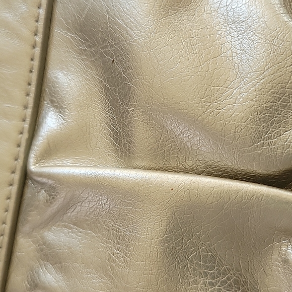 2 Express Gold Wristlets - Picture 5 of 12